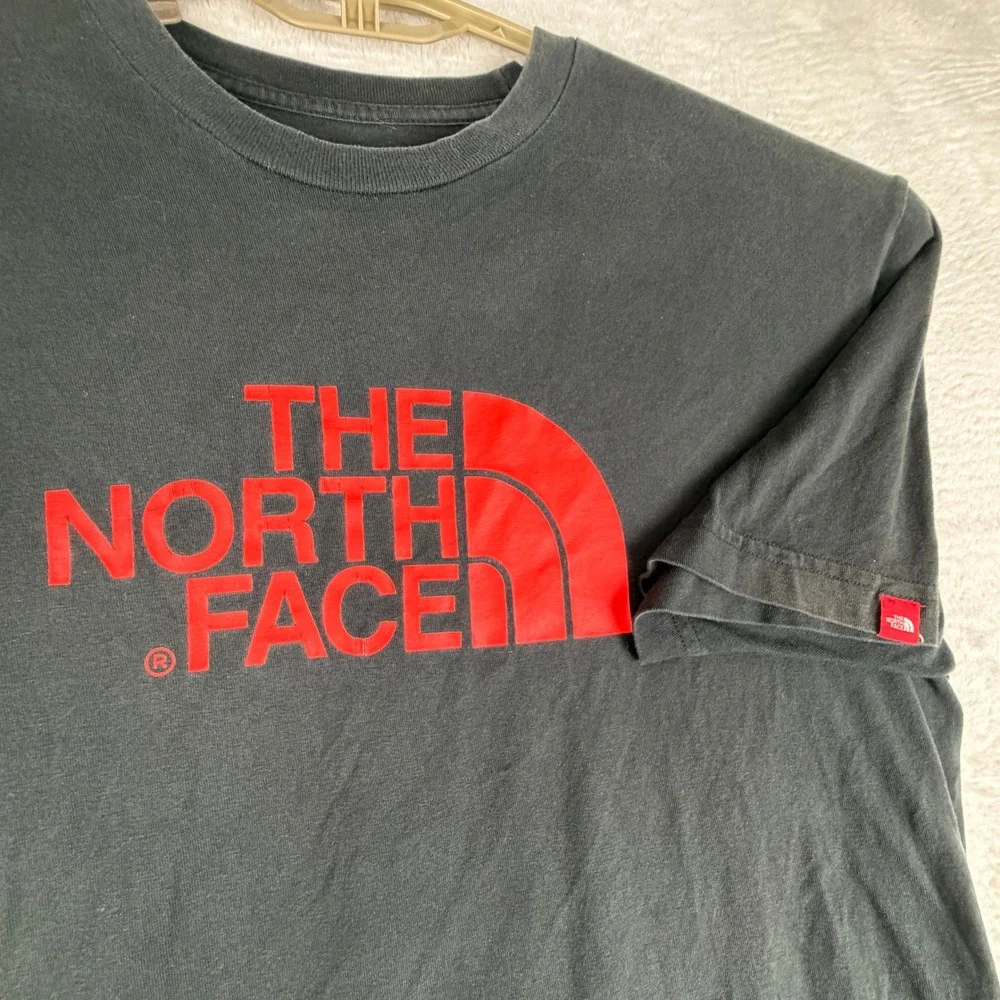 The North Face T Shirt Mens M Black Red Big Logo Cotton Graphic Tee